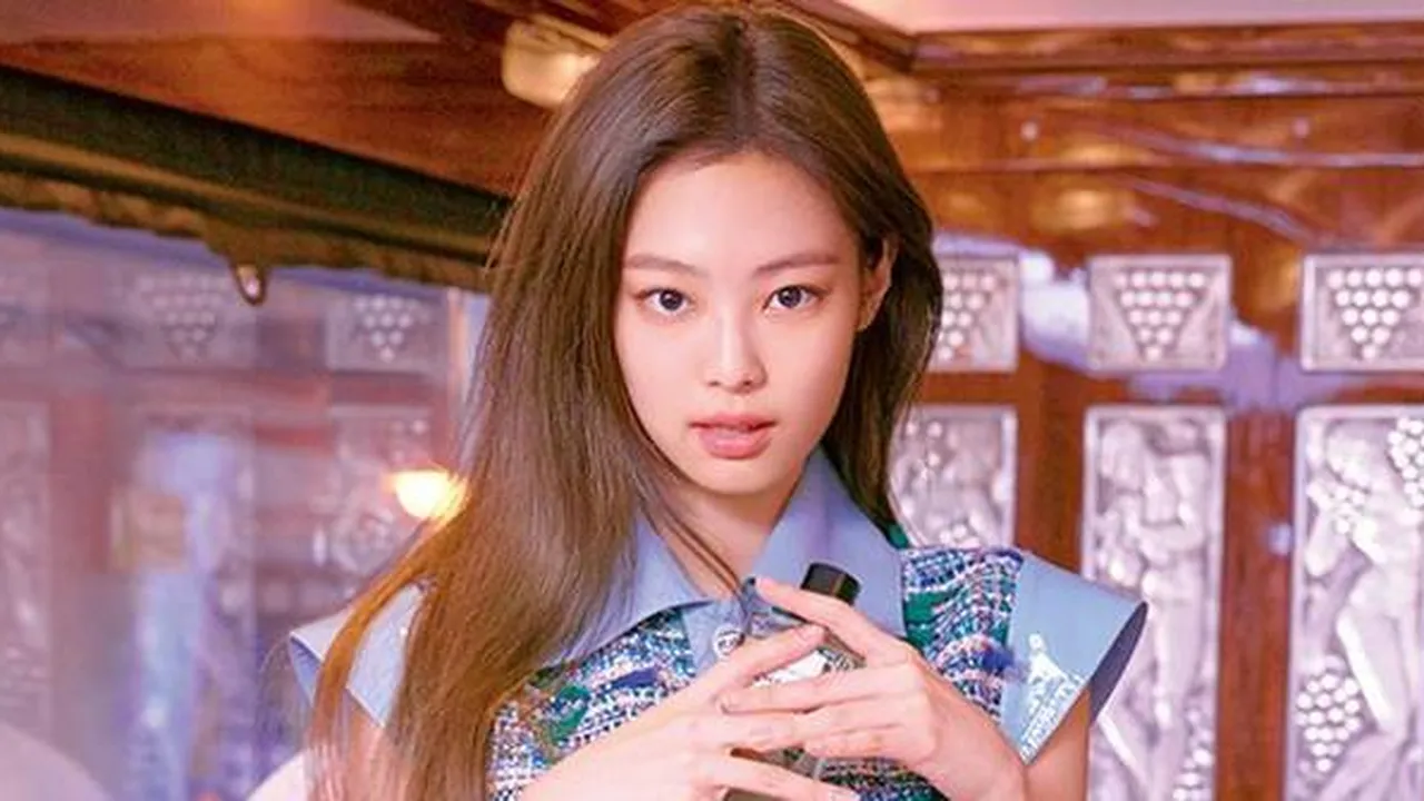 Tas Ransel Jennie BLACKPINK Dihiasi Pin Unik Buatan Fans, Seperti Apa?
