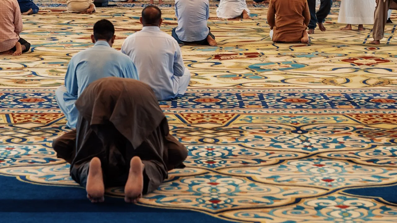 Tata Cara dan Doa Sholat Lailatul Qodar yang Perlu Dipelajari