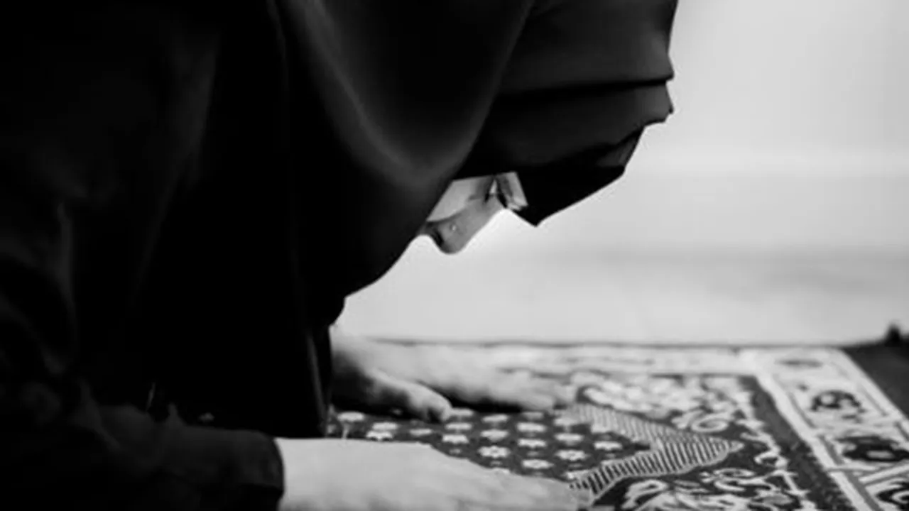 Tata Cara Sholat Tarawih Sendiri di Rumah, di Tengah Pandemi Corona Covid-19