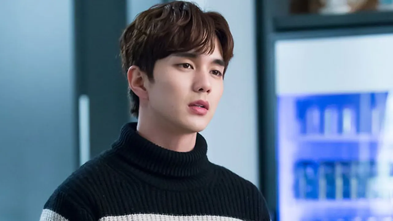 Teaser 'MY STRANGE HERO', Yoo Seung Ho Kembali Jadi Siswa SMA