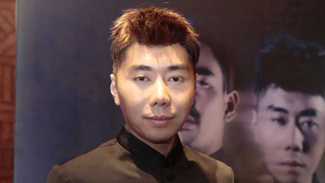 Tenteng Tas Hermes, Roy Kiyoshi Kembaran Dengan Mama Tercinta