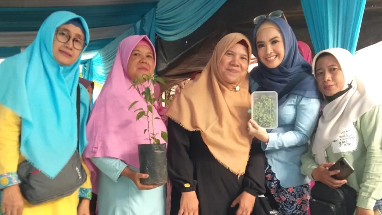 Tepat pada Momen Hari Ibu, Inggrid Kansil Temui Emak-Emak di Depok