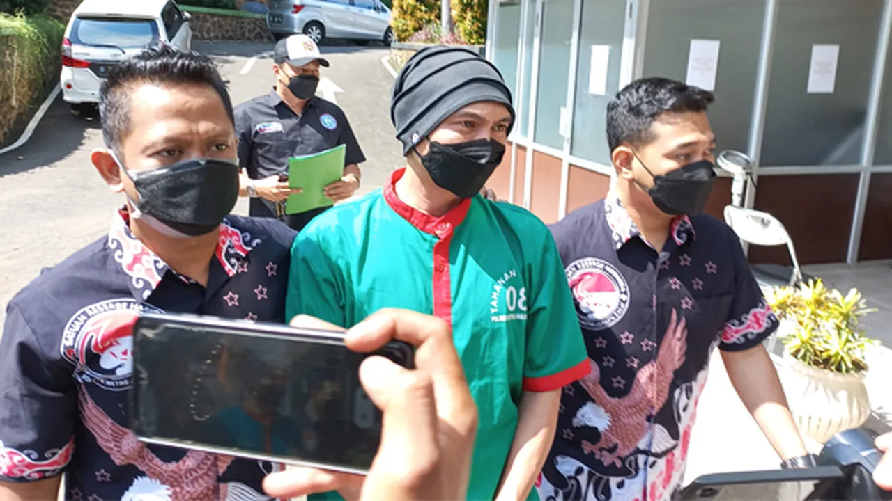 Terancam Hukuman 12 Tahun Penjara, Anji Terima Dakwaan Jaksa Terancam Hukuman 12 Tahun Penjara, Anji Terima Dakwaan Jaksa