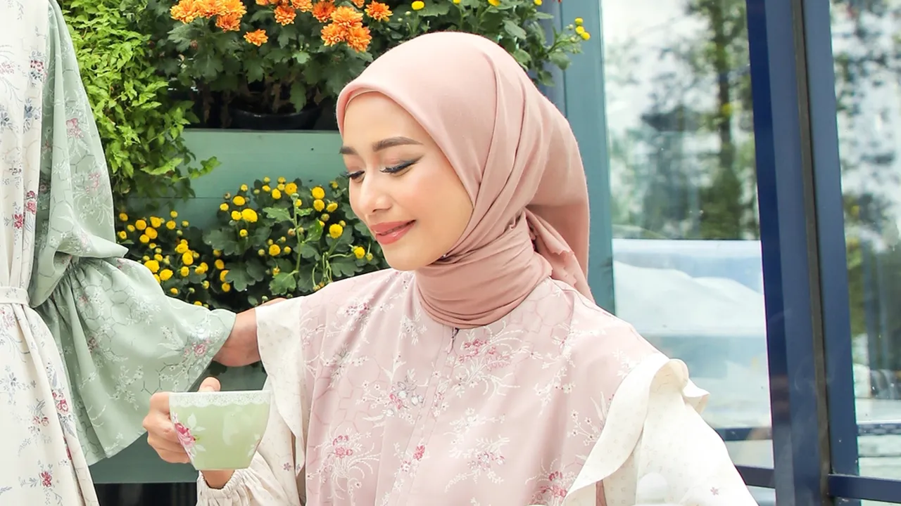 Terinspirasi dari Utopia, Koleksi Busana dan Scarf Bernuansa Pastel Siap Warnai Bulan Suci Ramadan