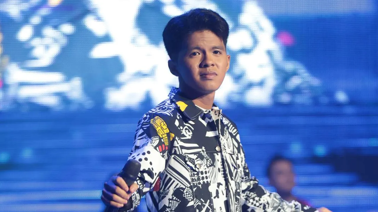 Terinspirasi Valen, Ikhwan Dapat Dukungan Penuh dari Warga Polman di D'Academy 8