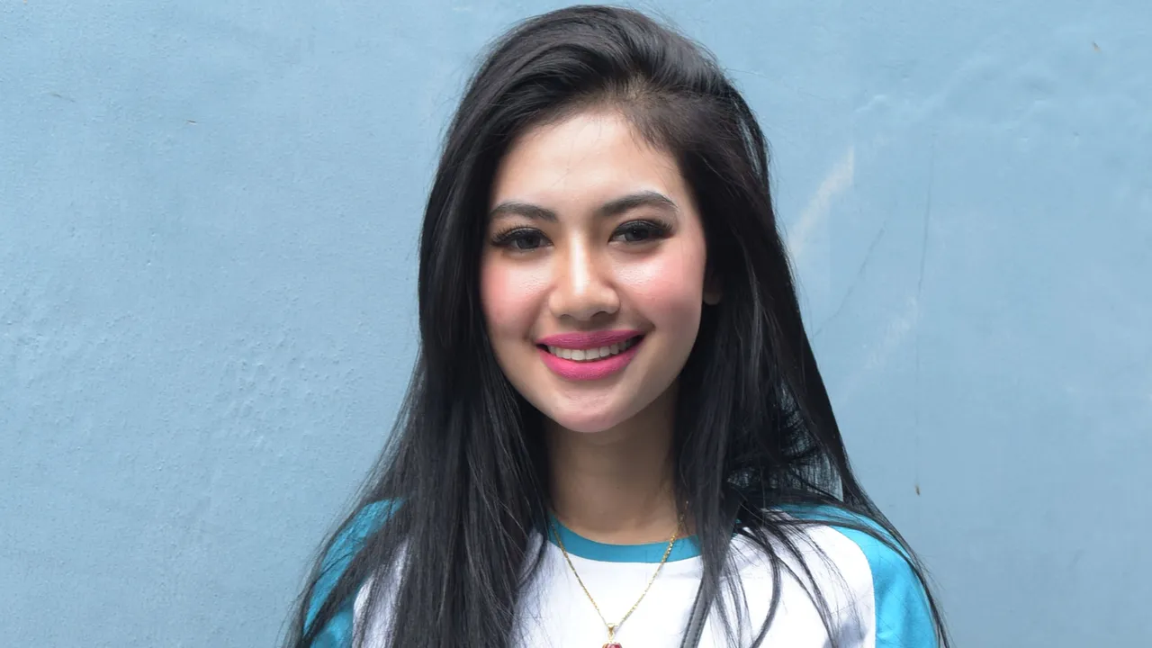 Terkuak! Ini Penyebab Della Perez Dapat 'Surat Cinta' Dari Polda Jatim