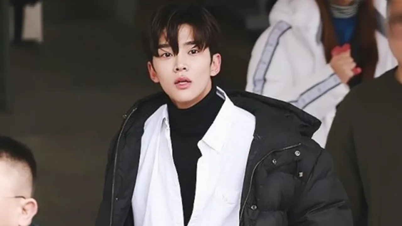Terlalu Tinggi, K-Pop Idol Ini Curhat Kesulitan Pakai Transportasi Umum