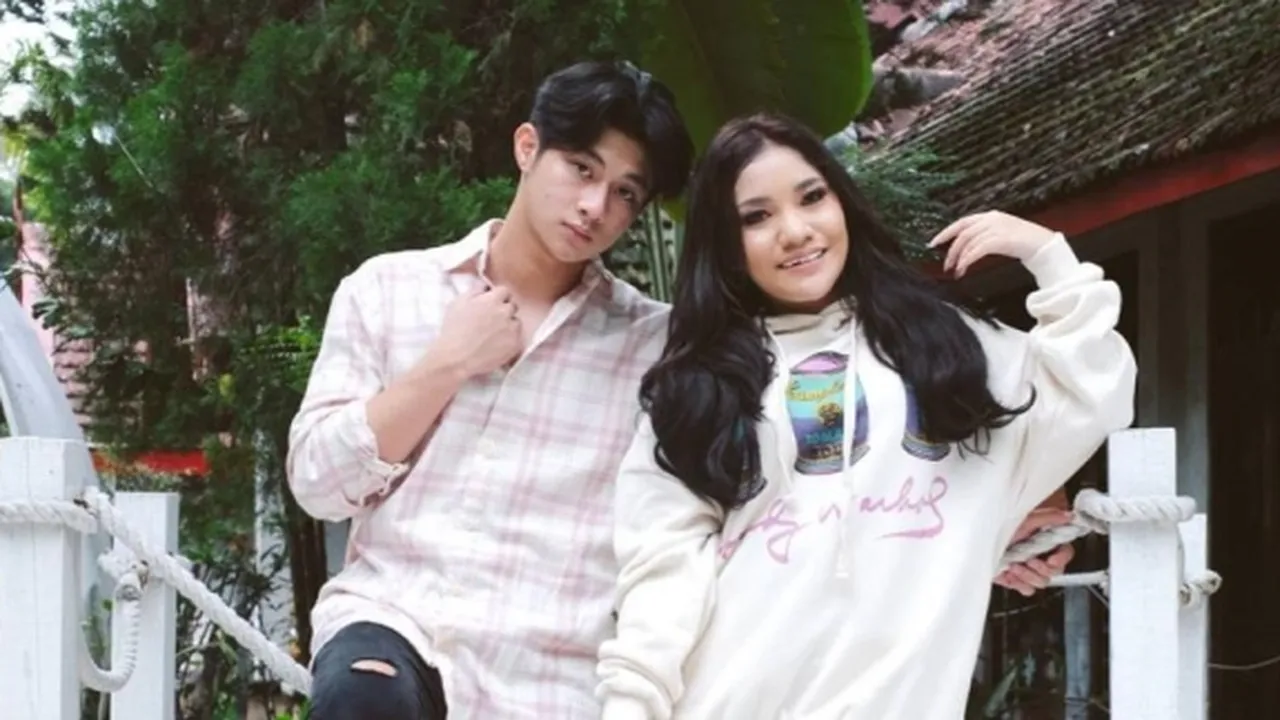 Terlibat Project Bareng, Felika Stephani dan Edmund TikTok Terlibat Cinta Lokasi?