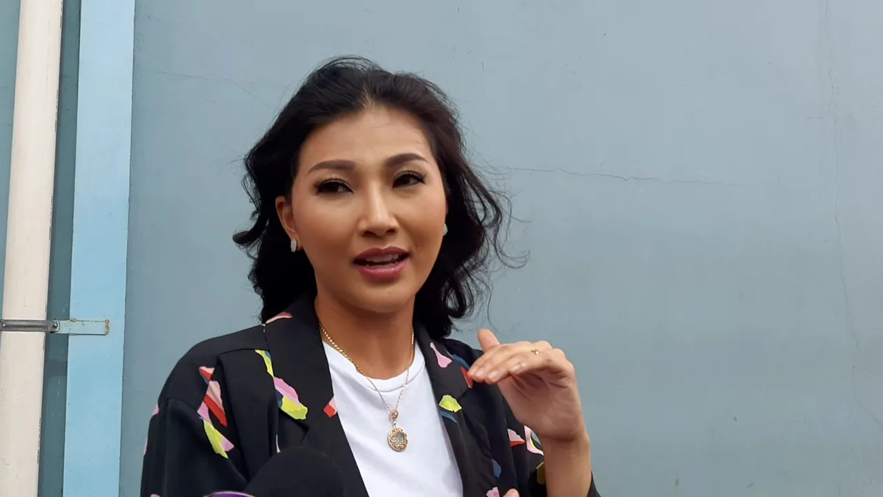 Ternyata Ini Alasan Sarwendah Doyan Pakai Daster ala Emak-Emak