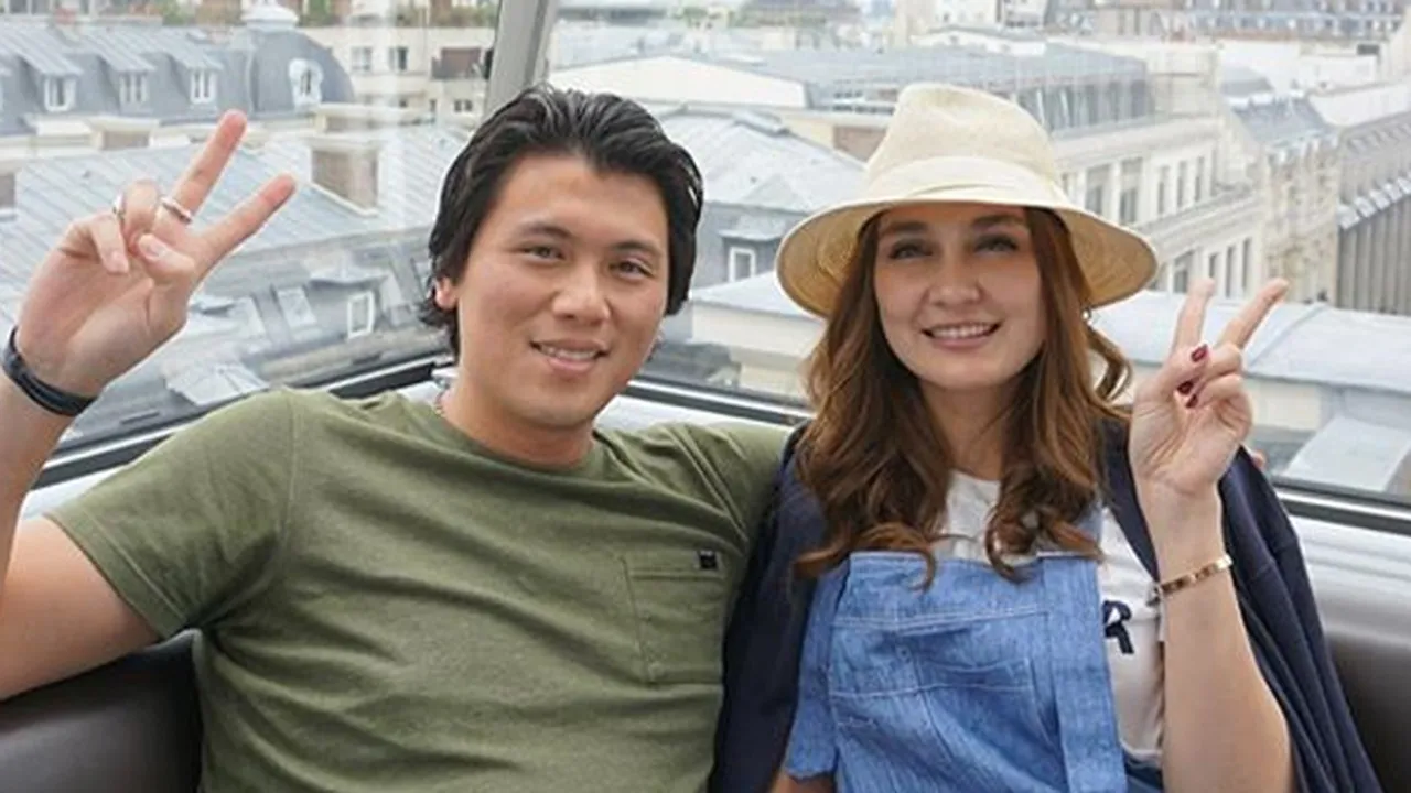 Ternyata, Luna Maya dan Reino Barack Sudah Putus Sejak...