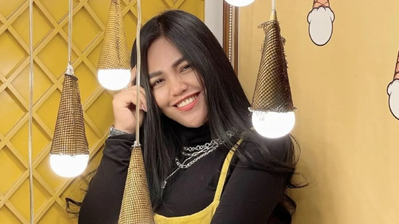 Tetap Produktif Di Tengah Pandemi, Weni DA Curhat Lewat Lagu Terbarunya 'Tilasan'
