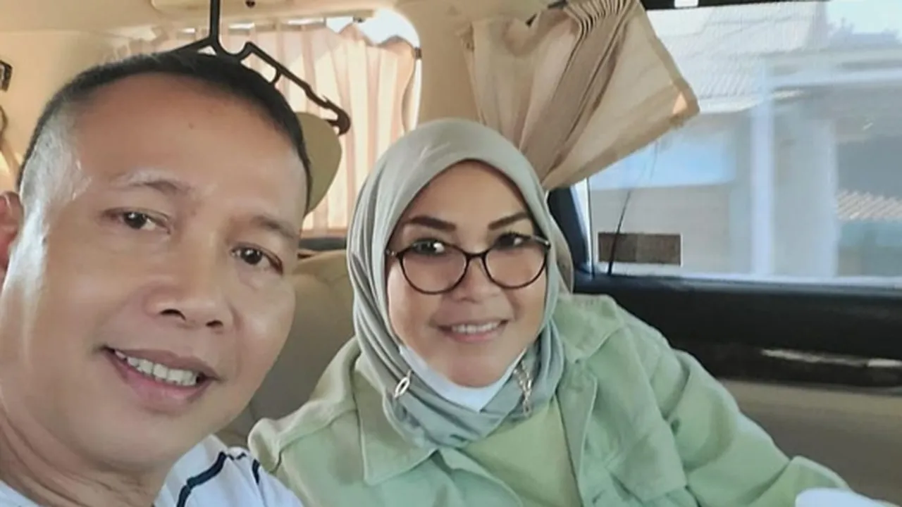 Tidak Main-Main dengan Haters, Orangtua Ayu Ting Ting Datangi Rumah Haters dan Minta Bantuan KBRI Singapura