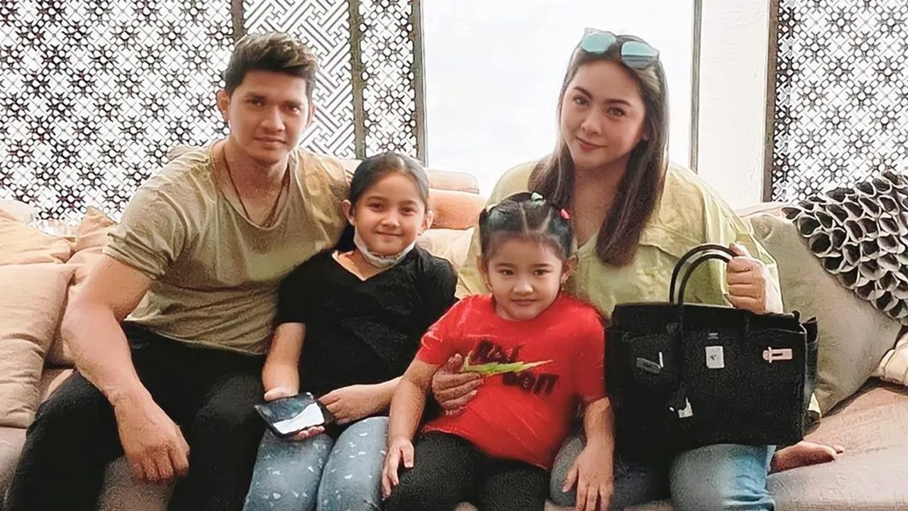 Tidak Mudik, Audy Item dan Iko Uwais Rayakan Hari Raya Idul Fitri di Bersama Keluarga Besar di Rumah