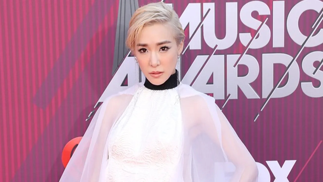 Tiffany Young Berhasil Sabet 'Best Solo Breakout' di iHeart Radio Awards 2019