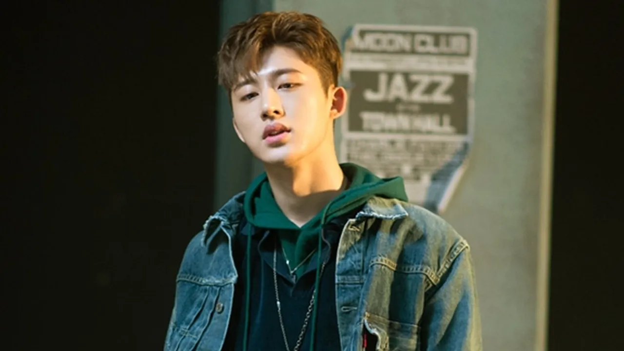 Tindakan B.I. iKON Saat Muncul di Hadapan Publik Tuai Pujian dari Penggemar