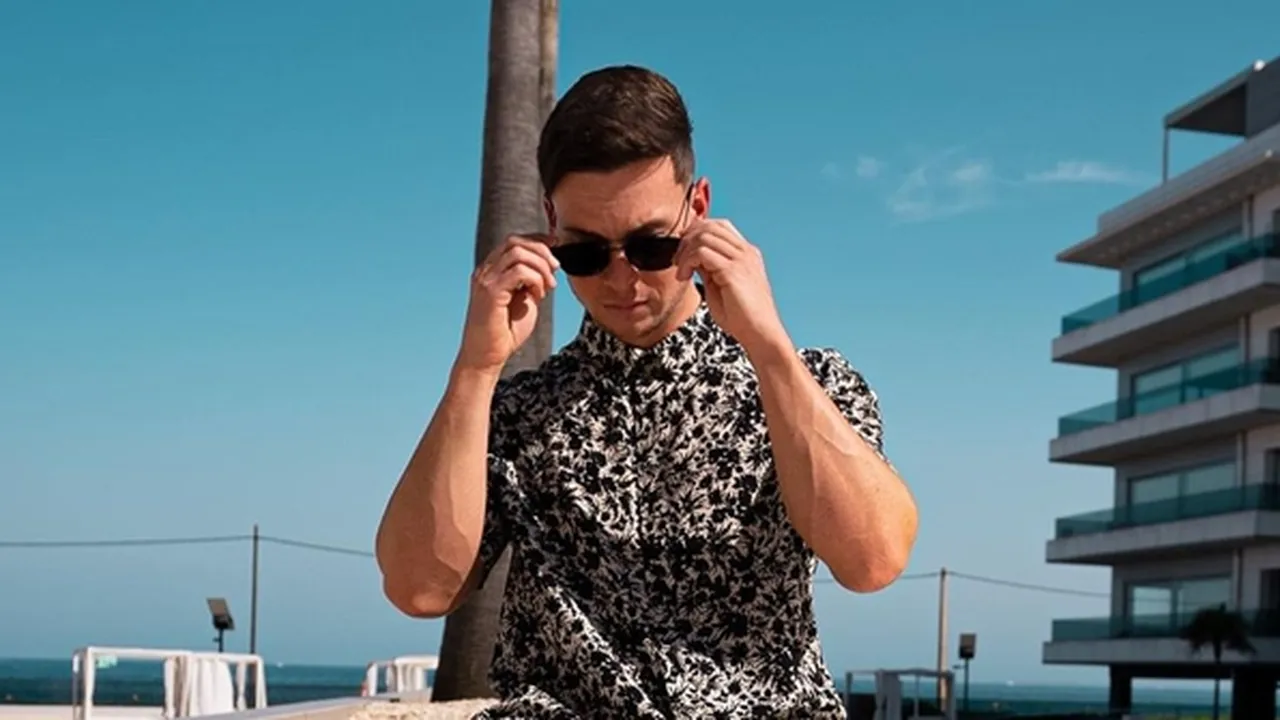 Tinder dan Warner Music Berkolaborasi, Hadirkan Joel Corry dalam Konten Khusus Member di Asia Tenggara Tinder dan Warner Music Berkolaborasi, Hadirkan Joel Corry dalam Konten Khusus Member di Asia Tenggara