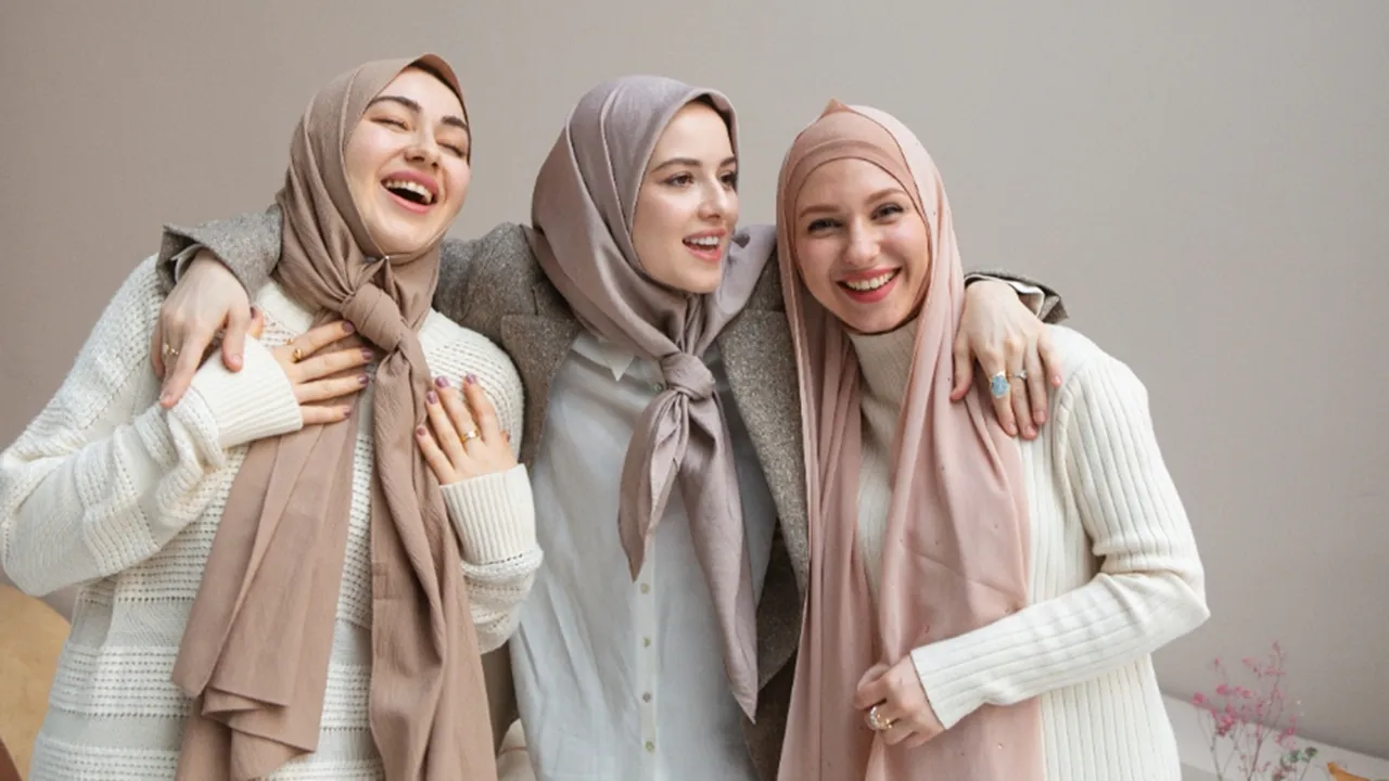 Tips Memilih Hijab Cream yang Cocok untuk Warna Kulit dan Outfit Sehari-hari