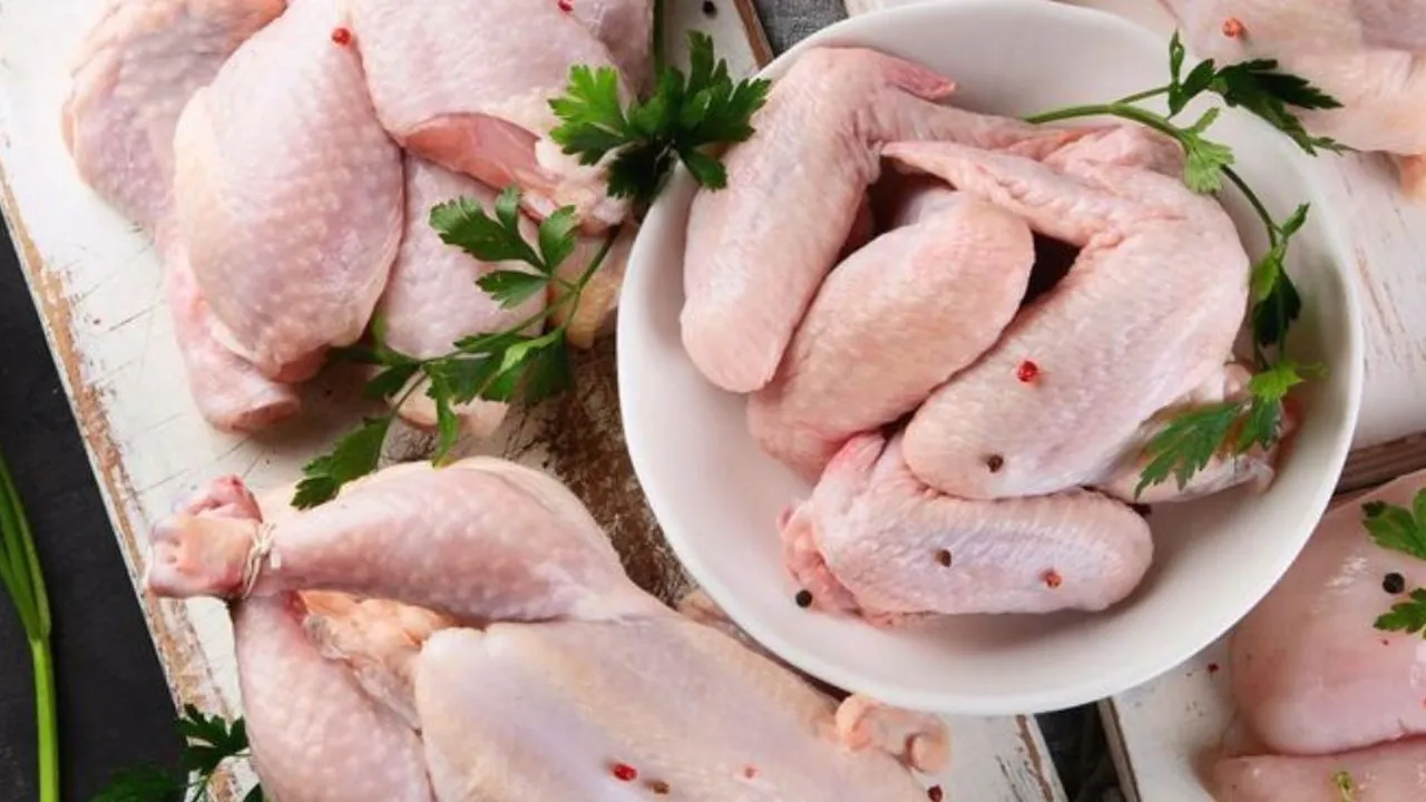 Tips Mengempukkan Ayam Tua yang Mudah dan Praktis