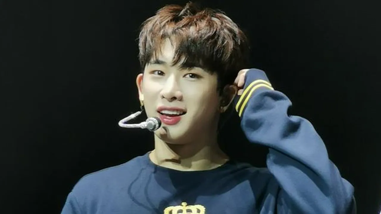 Tolak Wonho Keluar Dari Monsta X, Fans Berkumpul di Depan Gedung Starship Ent