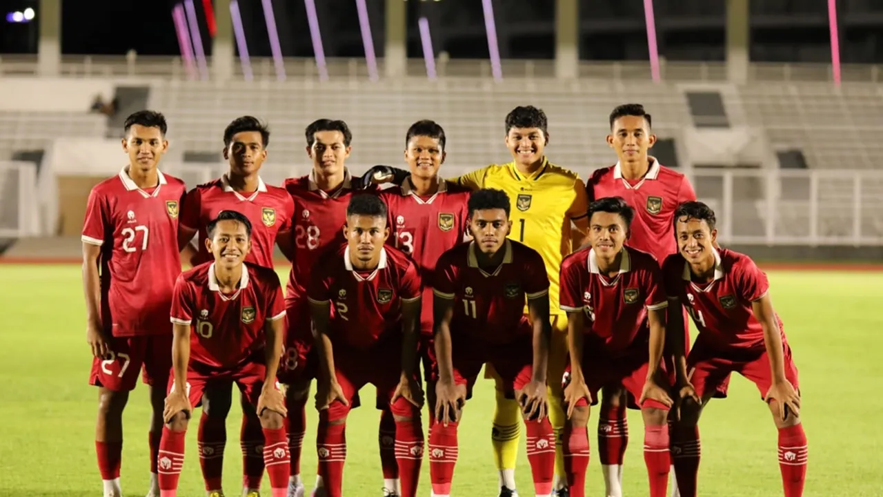 Tommy Welly Jadi Komentator Pertandingan Uji Coba Antara Indonesia U-22 VS Lebanon U-22 Tommy Welly Jadi Komentator Pertandingan Uji Coba Antara Indonesia U-22 VS Lebanon U-22