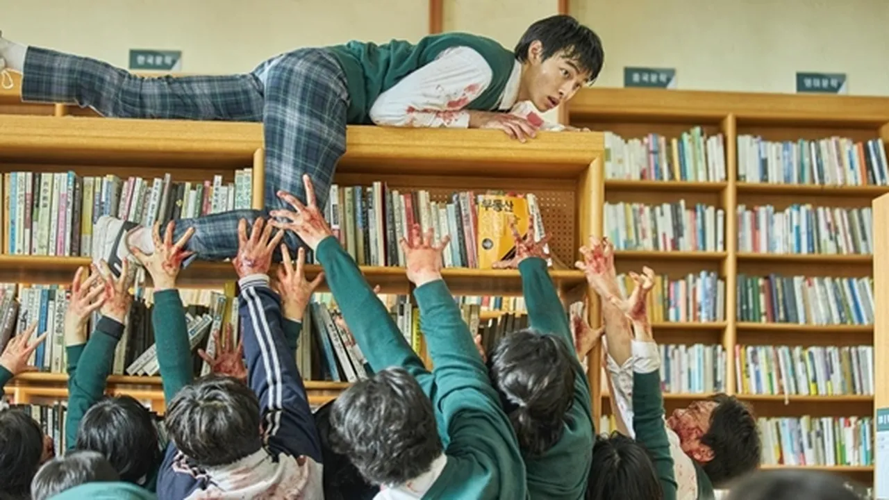 Trailer Perdana Serial Korea Terbaru All of Us Are Dead, Ini 3 Alasan Kamu Wajib Nonton Trailer Perdana Serial Korea Terbaru All of Us Are Dead, Ini 3 Alasan Kamu Wajib Nonton