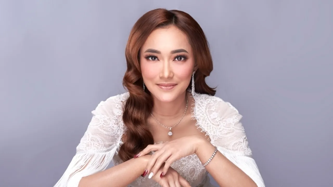 Transformasi Musik Nona Noni dalam Single 'Jangan Setengah Hati', Ditulis Saat Sedang Galau Beneran Transformasi Musik Nona Noni dalam Single 'Jangan Setengah Hati', Ditulis Saat Sedang Galau Beneran