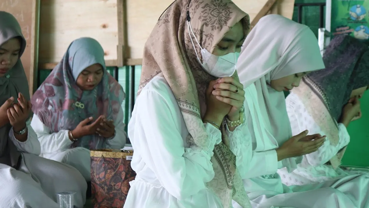Tren Warna Baju Lebaran 2025, Pilihan Stylish untuk Merayakan Kemenangan