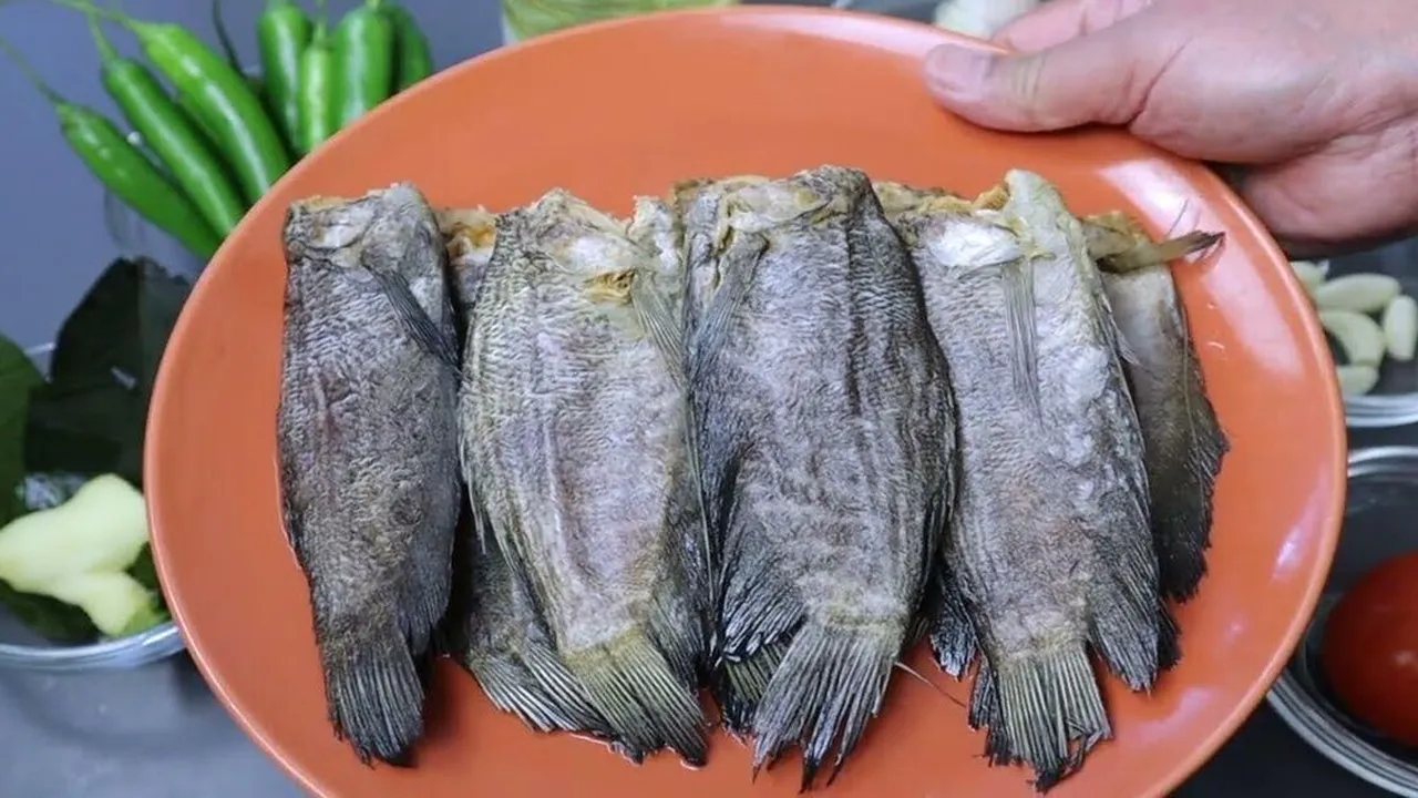 Trik Ampuh Kurangi Asin pada Ikan Asin, Hanya Pakai Bahan Ini di Rumah