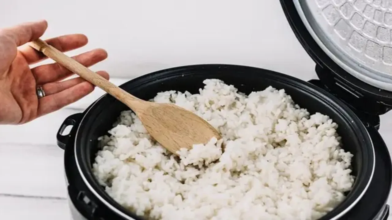 Trik Jitu untuk Mengembalikan Nasi Kering di Rice Cooker agar Bisa Dinikmati Lagi