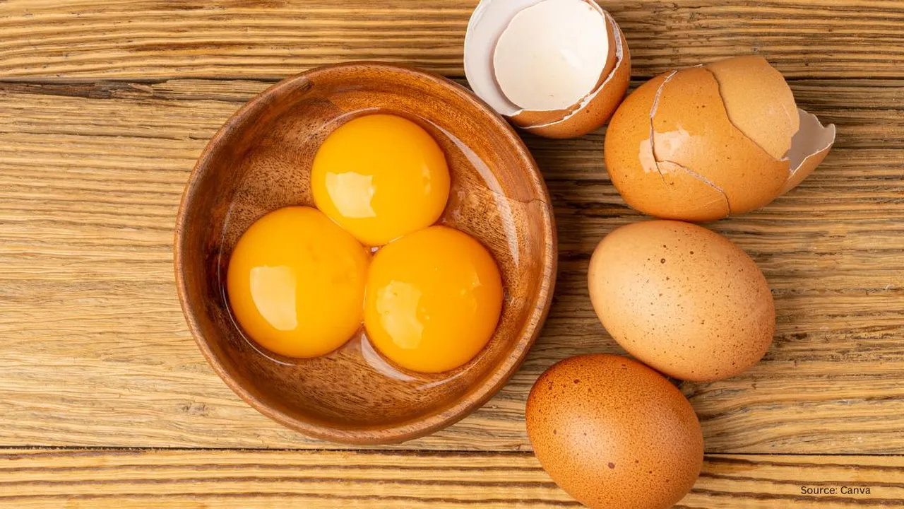 Trik Unik Memisahkan Kuning Telur dengan Tangan Kosong Berkat Bawang Putih