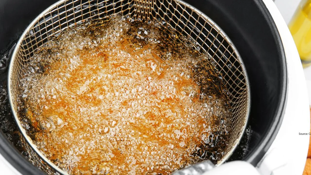 Trik Viral Menggoreng Telur Tanpa Minyak Berbusa yang Wajib Kamu Tahu