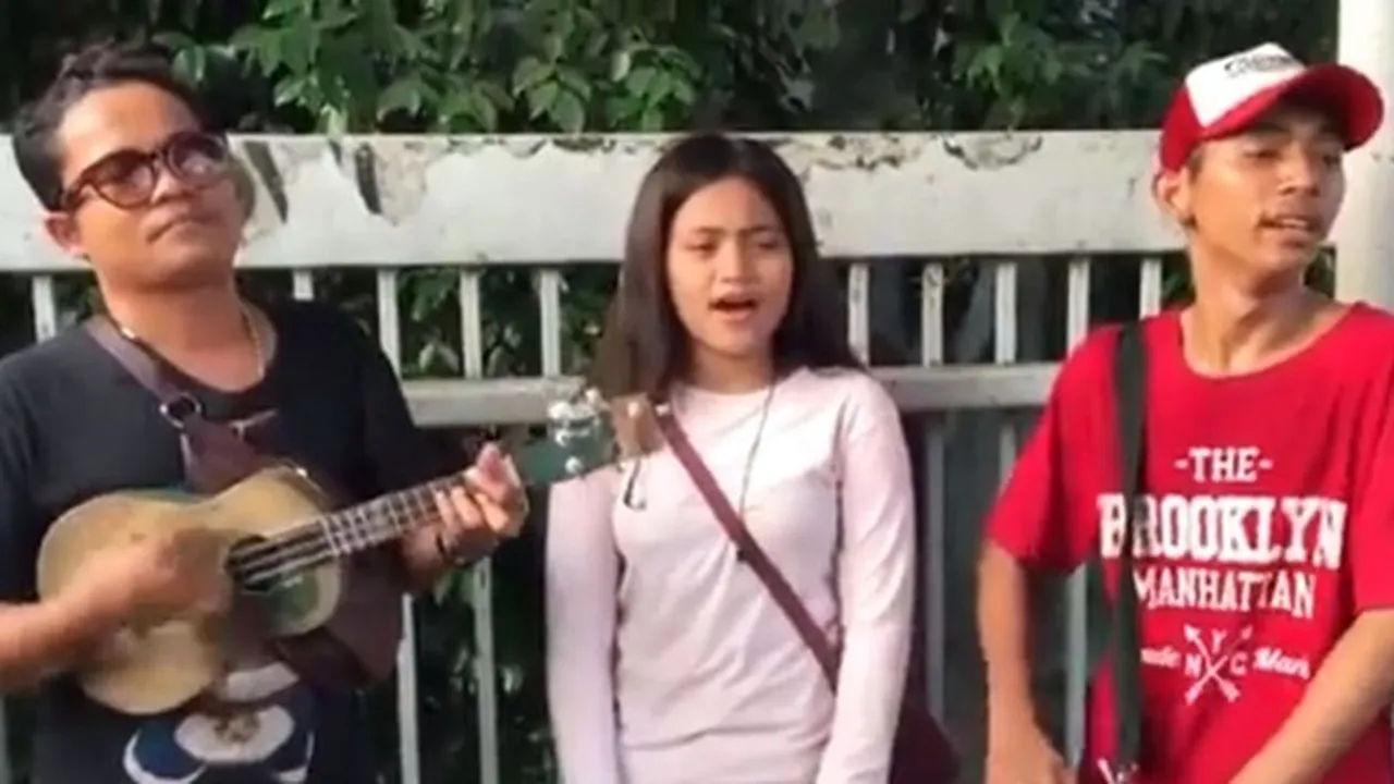Trio Wok Wok, Musisi Jalanan Yang Tabuhan Gendangnya Bikin Gagal Fokus!