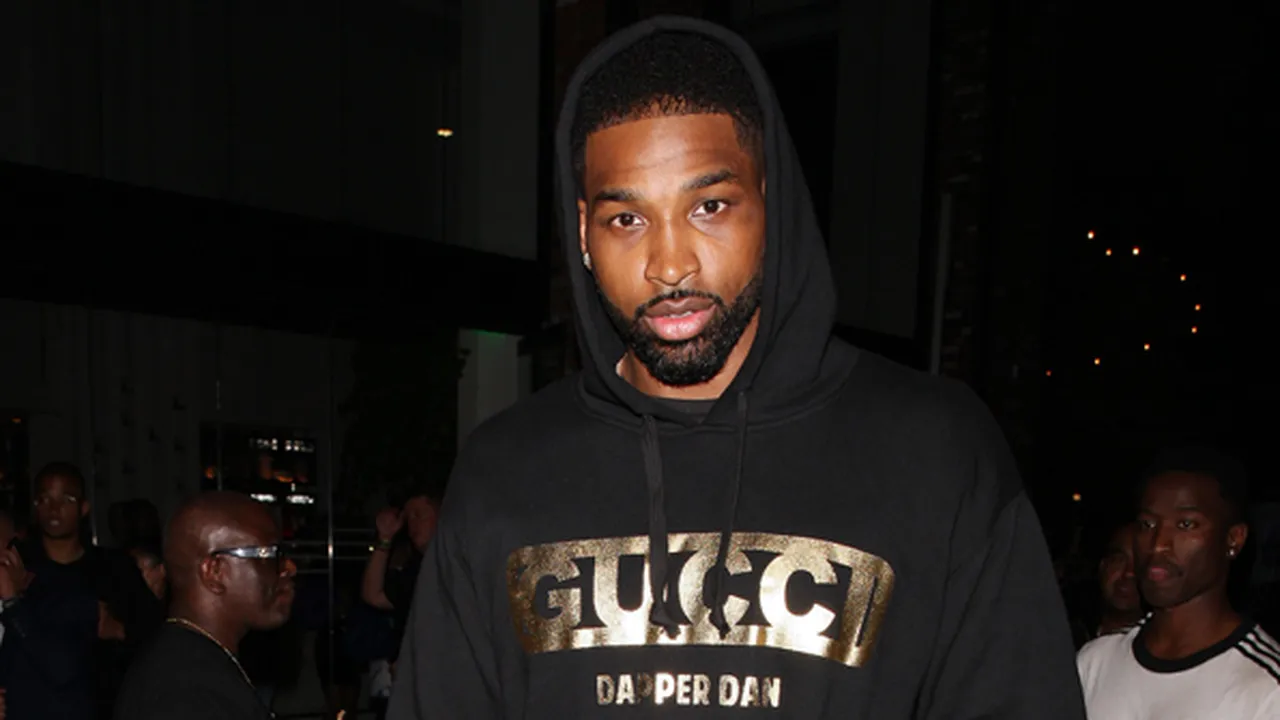 Tristan Thompson Bantah Selingkuhi Mantan Saat Pacaran dengan Khloe Kardashian Tristan Thompson Bantah Selingkuhi Mantan Saat Pacaran dengan Khloe Kardashian