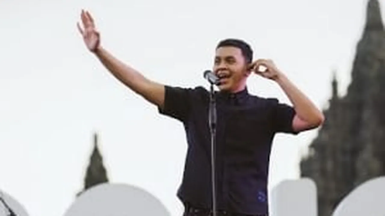 Tulus Sukses Temani Ribuan Penonton PJF 2022 Nikmati Senja