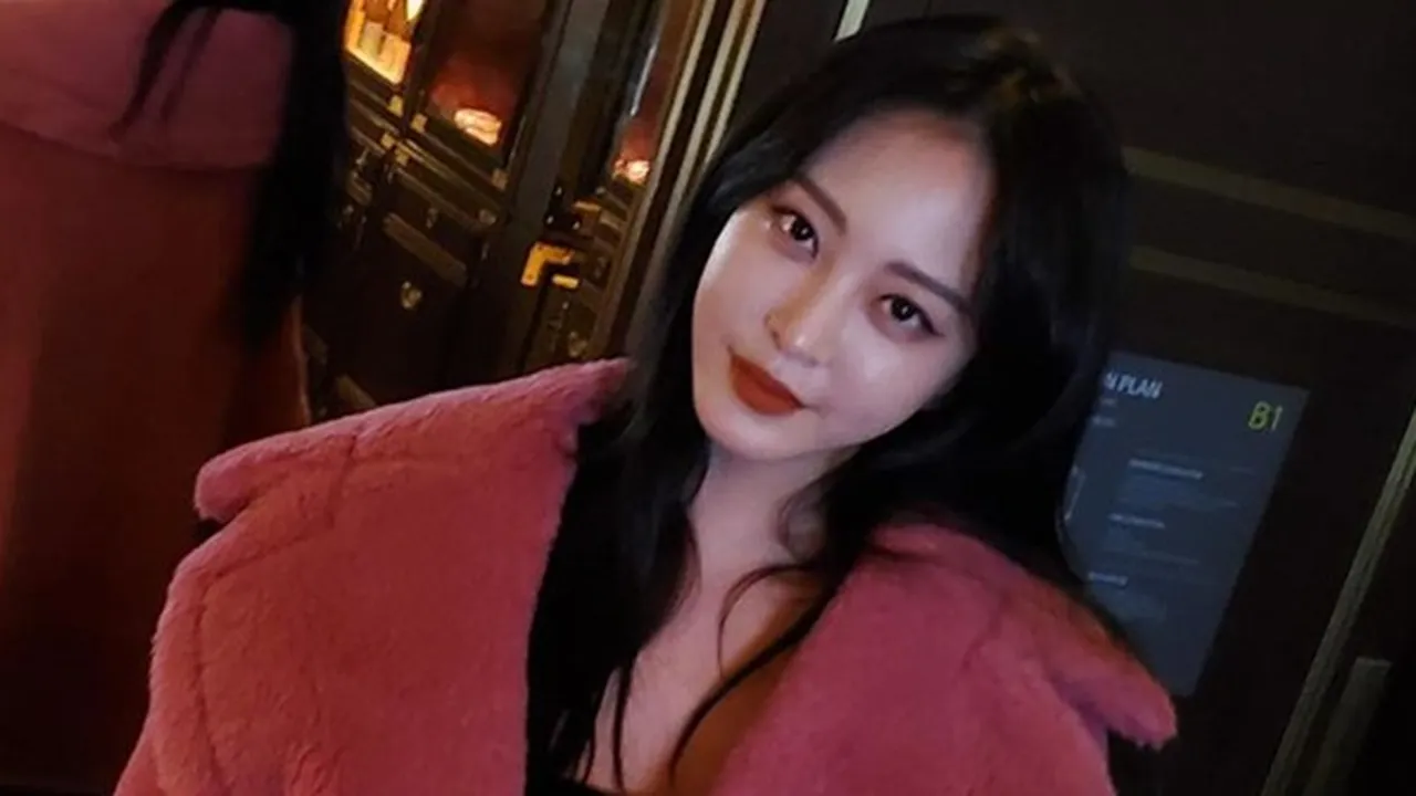 Tunjukkan Wajah Asli Tanpa Makeup, Han Ye Seul Tetap Cantik?