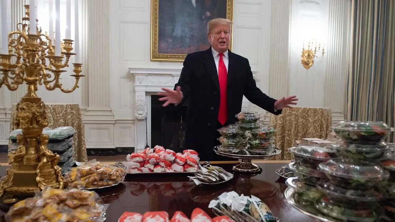 Typo Tulis 'Hamberder' Donald Trump Kembali Dibully Netizen