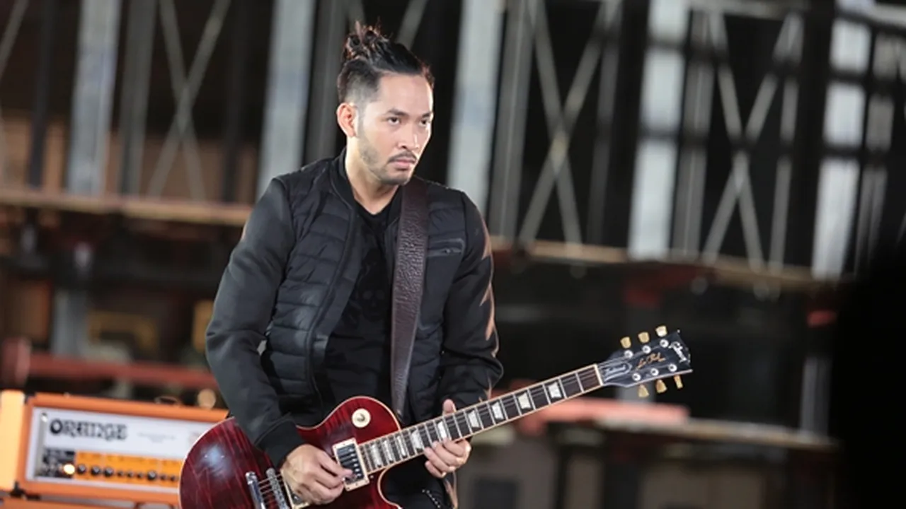 Uki Putuskan Hijrah dan Keluar dari Band NOAH, Kini Mau Jual Gitarnya?