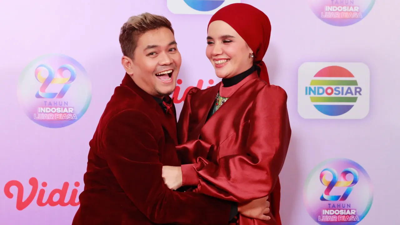Ulang Berbagai Momen Indah Saat Masih Pacaran, Indra Bekti: Kita Bikin Romantis Ulang Berbagai Momen Indah Saat Masih Pacaran, Indra Bekti: Kita Bikin Romantis