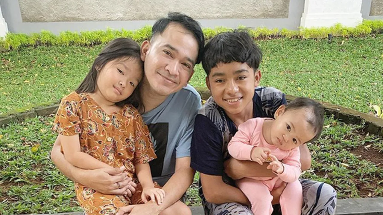 Ulang Tahun Secara Sederhana, Thalia Minta Satu Kado Spesifik dari Ruben Onsu Ulang Tahun Secara Sederhana, Thalia Minta Satu Kado Spesifik dari Ruben Onsu