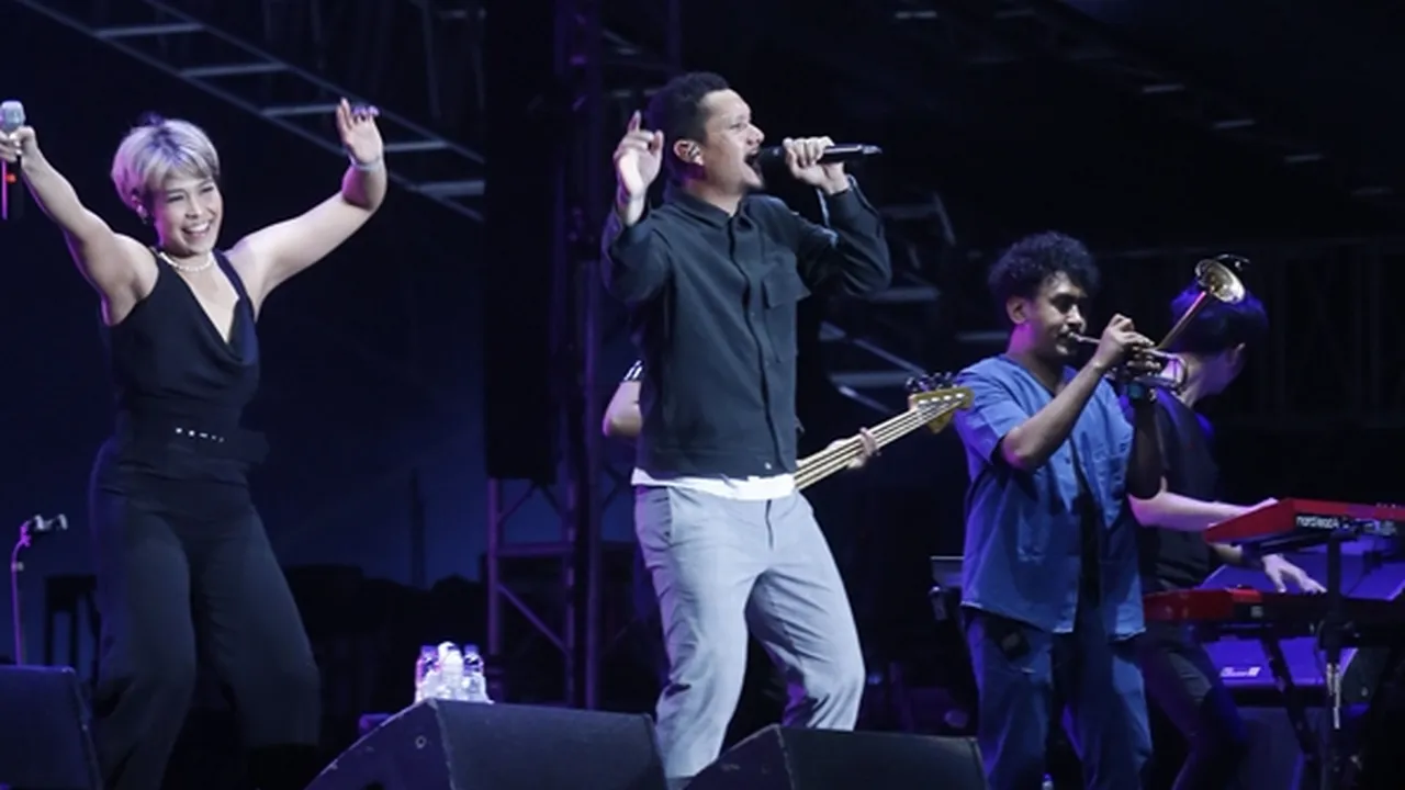 Ultah ke-17, Maliq & D'Essentials Luncurkan DVD Album Special Edition
