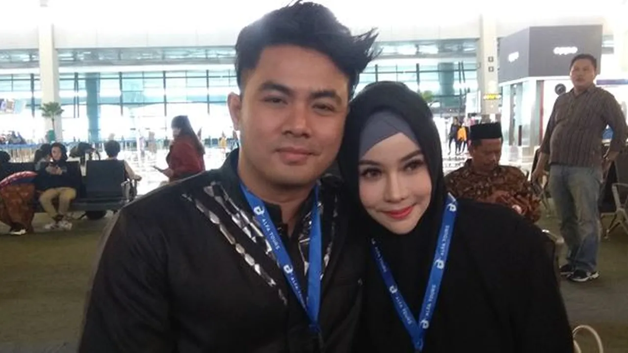 Umrah, Guntur Triyoga Ingin Panjatkan Doa Agar Punya Anak Kembar