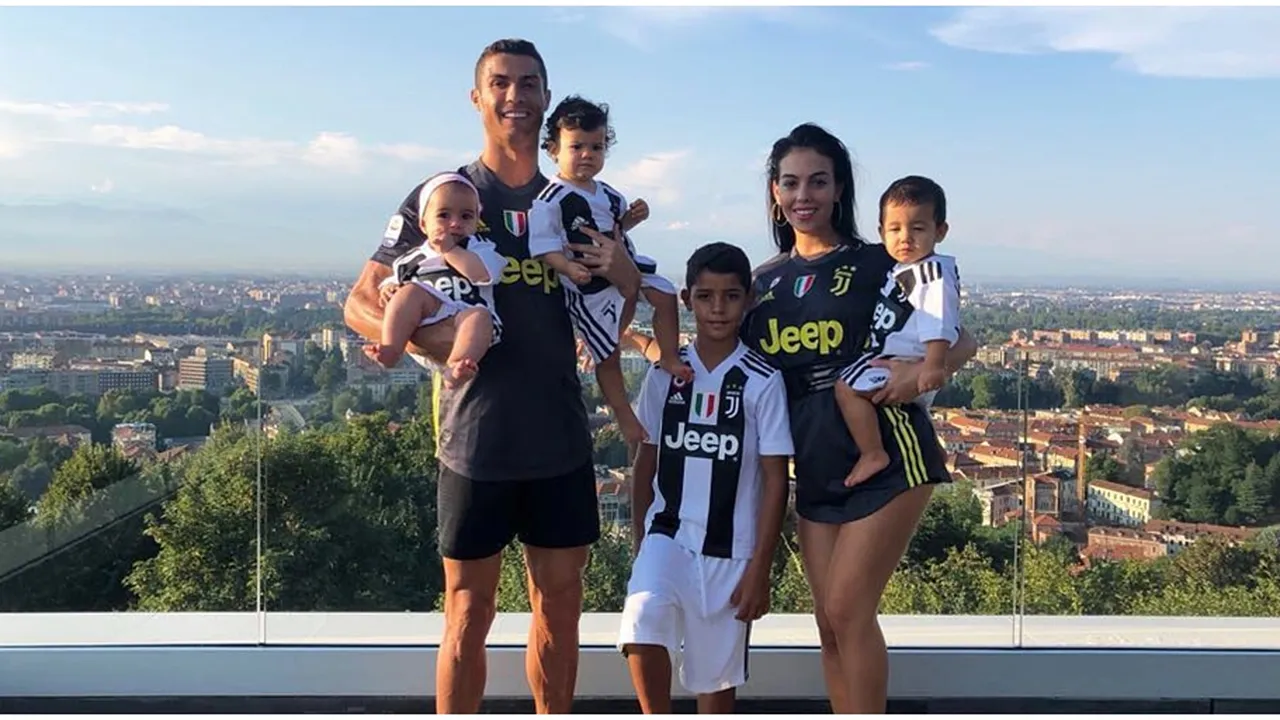 Umumkan Hamil Anak Kembar, Ini 9 Potret Mesra Cristiano Ronaldo dan Georgina Rodriguez yang Bikin Baper