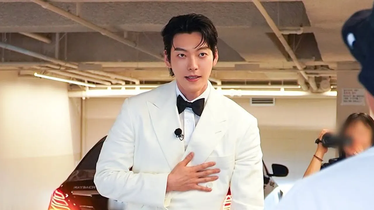 Undangan Pernikahan Kim Woo Bin dan Shin Min Ah Sederhana, Doh Kyung Soo Gak Bisa Datang?