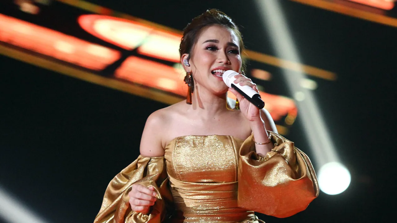 Unggah Foto 17 Challenge, Perubahan Ayu Ting Ting Curi Perhatian