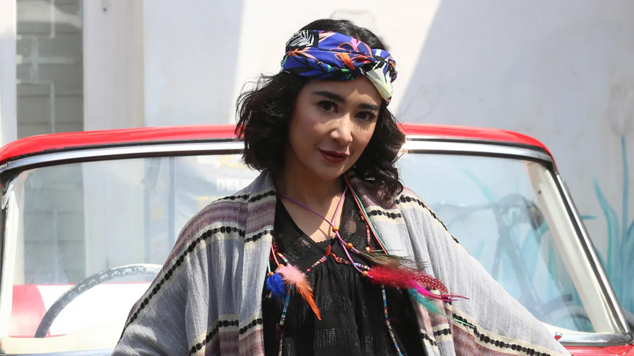 Unggah Foto Lama, Paras Ayu Uut Permatasari Curi Perhatian Publik