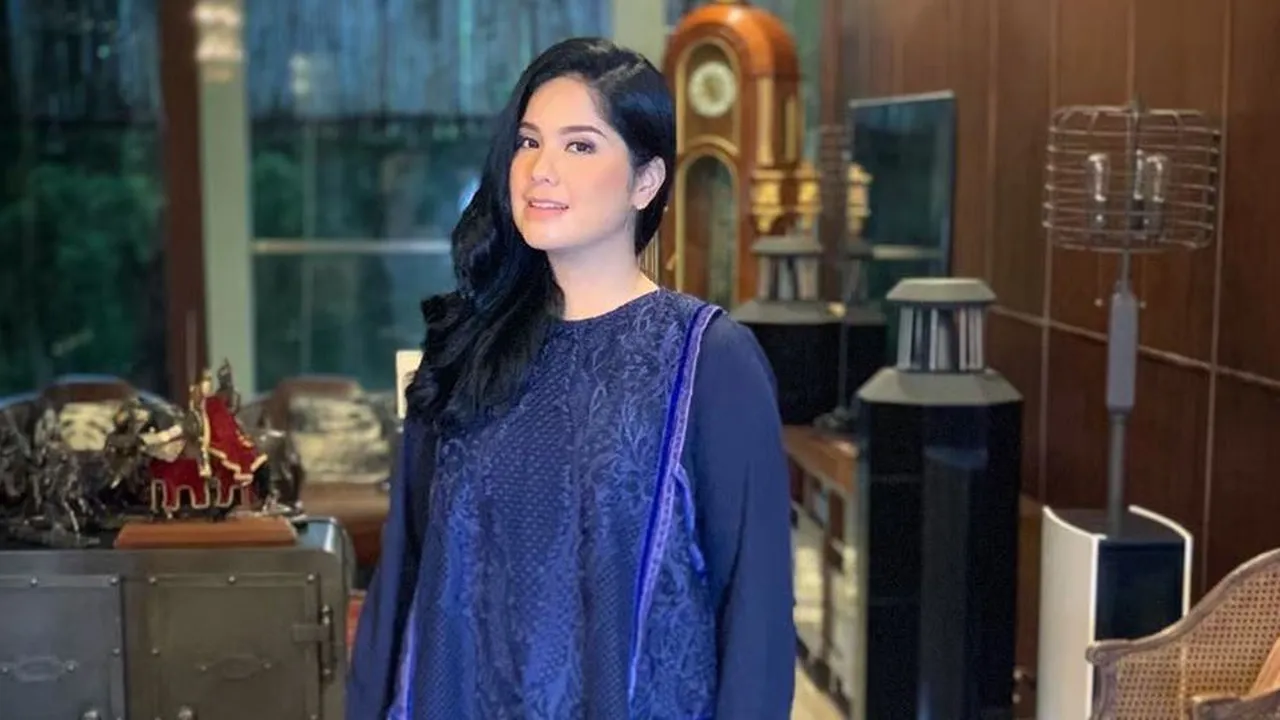 Unggah Foto Liburan Ke Perancis, Annisa Pohan Lagi Hamil?