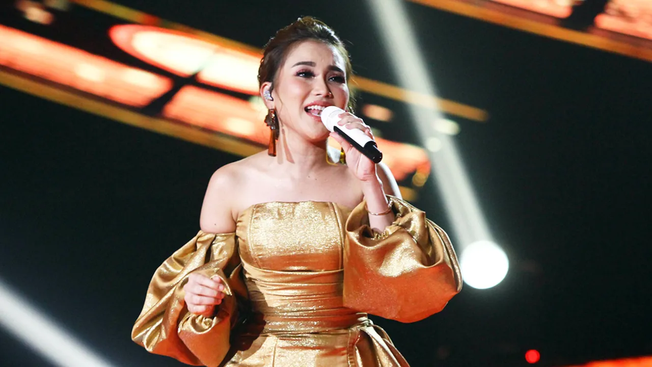 Unggah Foto Seksi, Ayu Ting Ting Matikan Kolom Komentar