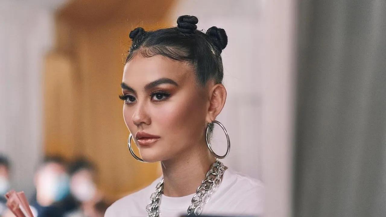 Unggah Kata-kata Motivasi, Agnez Mo Galau?