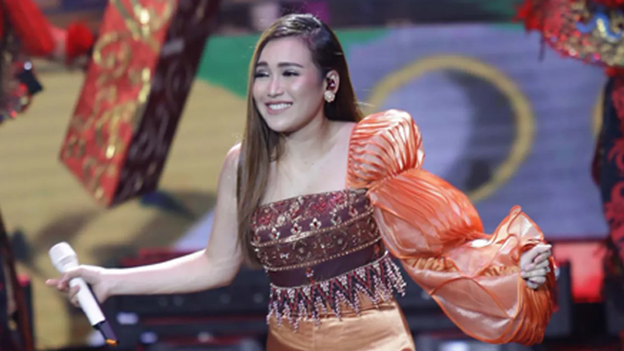 Unggah Video Latihan Vokal, Perut Ayu Ting Ting Jadi Sorotan