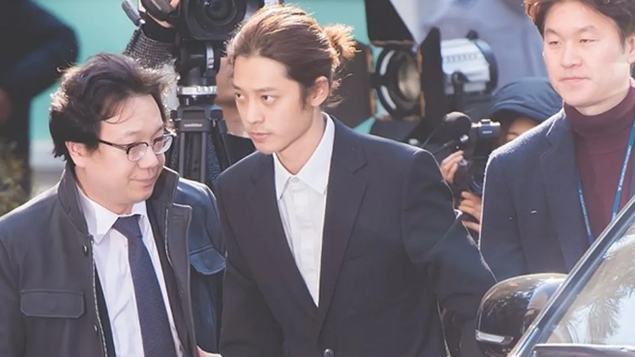 Update Keadaan Terbaru Jung Joon Young, Habiskan Waktu Baca Komik di Tahanan